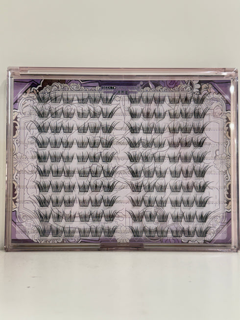 SEEK TO SHINE MORE | Mega Volume Segmented Cluster Eyelashes Tray