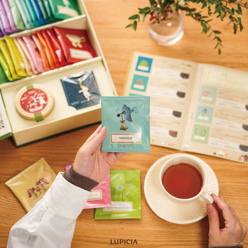 LUPICIA | The Book of Tea Set