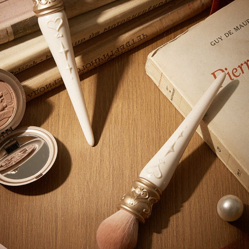 CUTE RUMOR | Wonderland Tea Party Pocket Watch Blush Brush