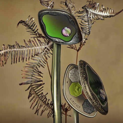 GIRLCULT | Hallucination Eye Shadow Palette